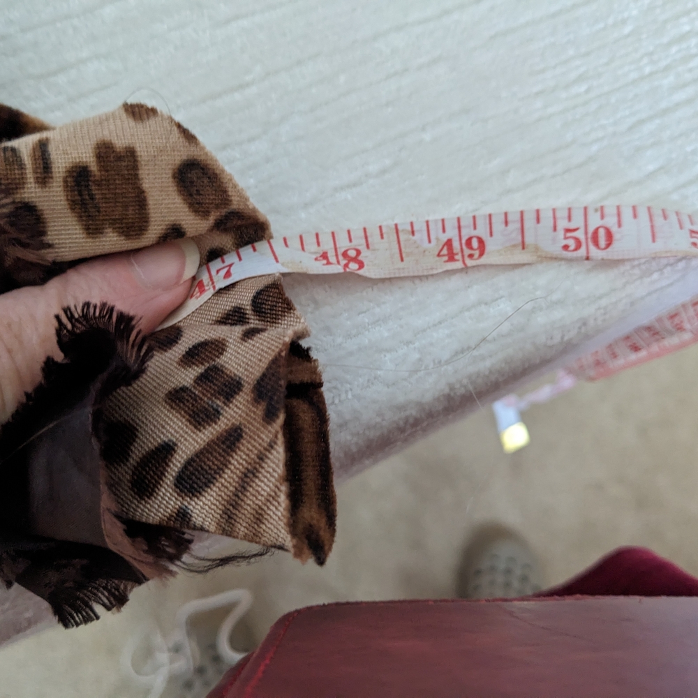 Elegant Brown Cheetah Print Scarf 48" EUC - Picture 6 of 7